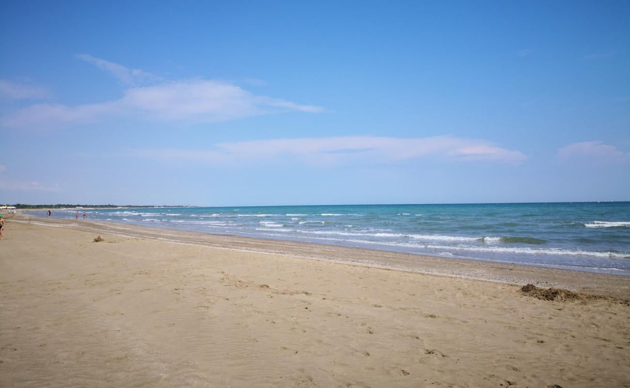Photo de Spiaggia Marina di Venezia avec sable beige de surface