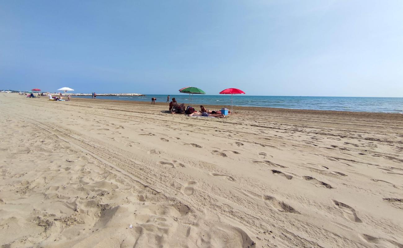 Photo de Spiaggia di Ca' Vio avec sable beige de surface
