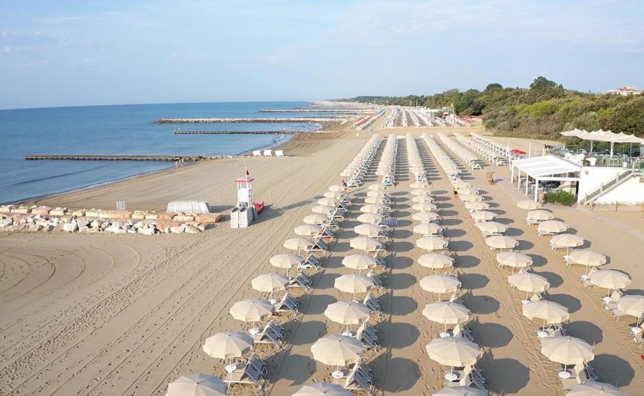 Photo de Duna Verde avec sable lumineux de surface