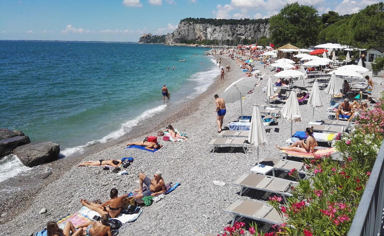 Photo de Plage de Sistiana avec caillou gris de surface