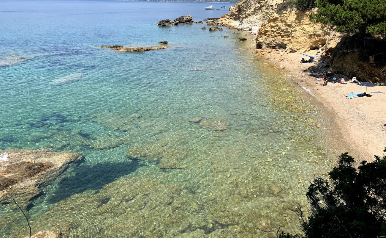 Photo de Peducelli beach avec sable clair avec caillou de surface