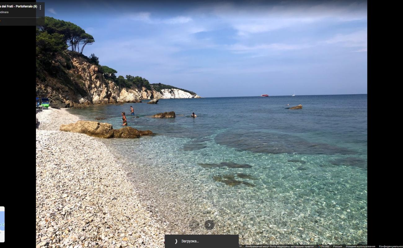 Photo de Cala dei Frati protégé par des falaises