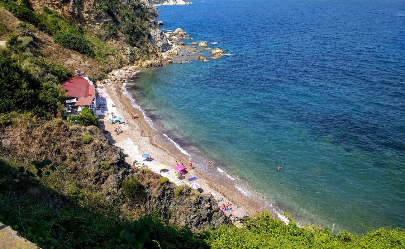 Photo de Spiaggia Le Viste avec caillou clair de surface