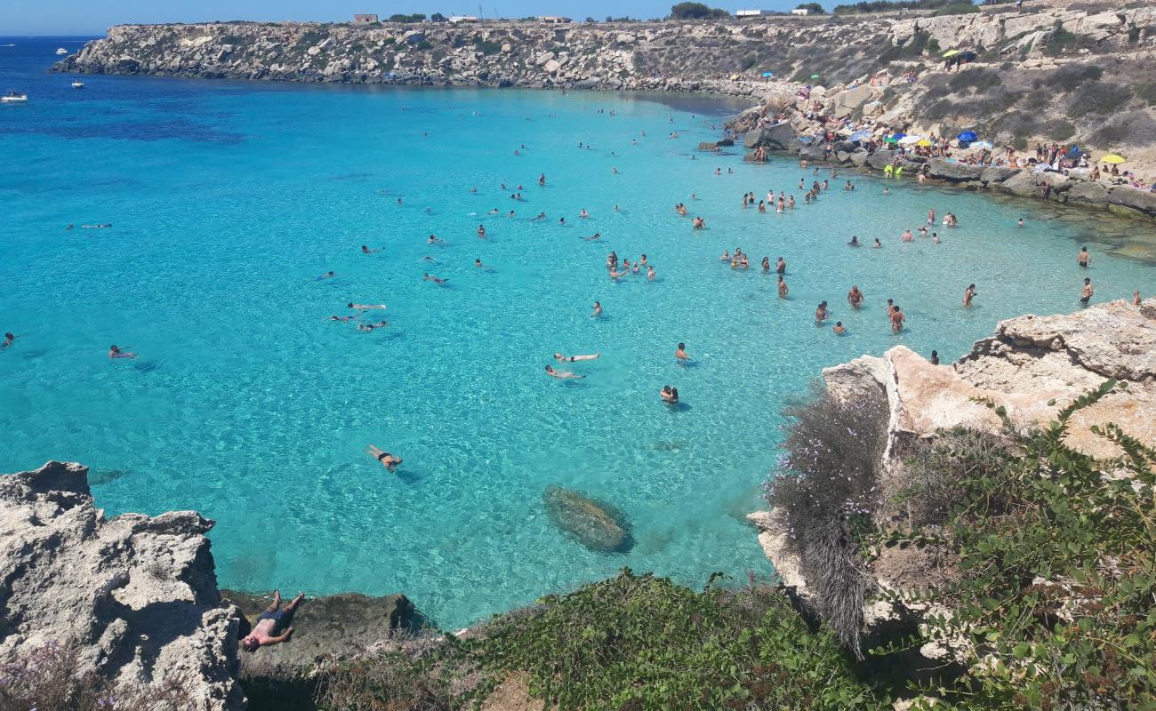 Photo de Cliff Cala Azzurra avec roches de surface