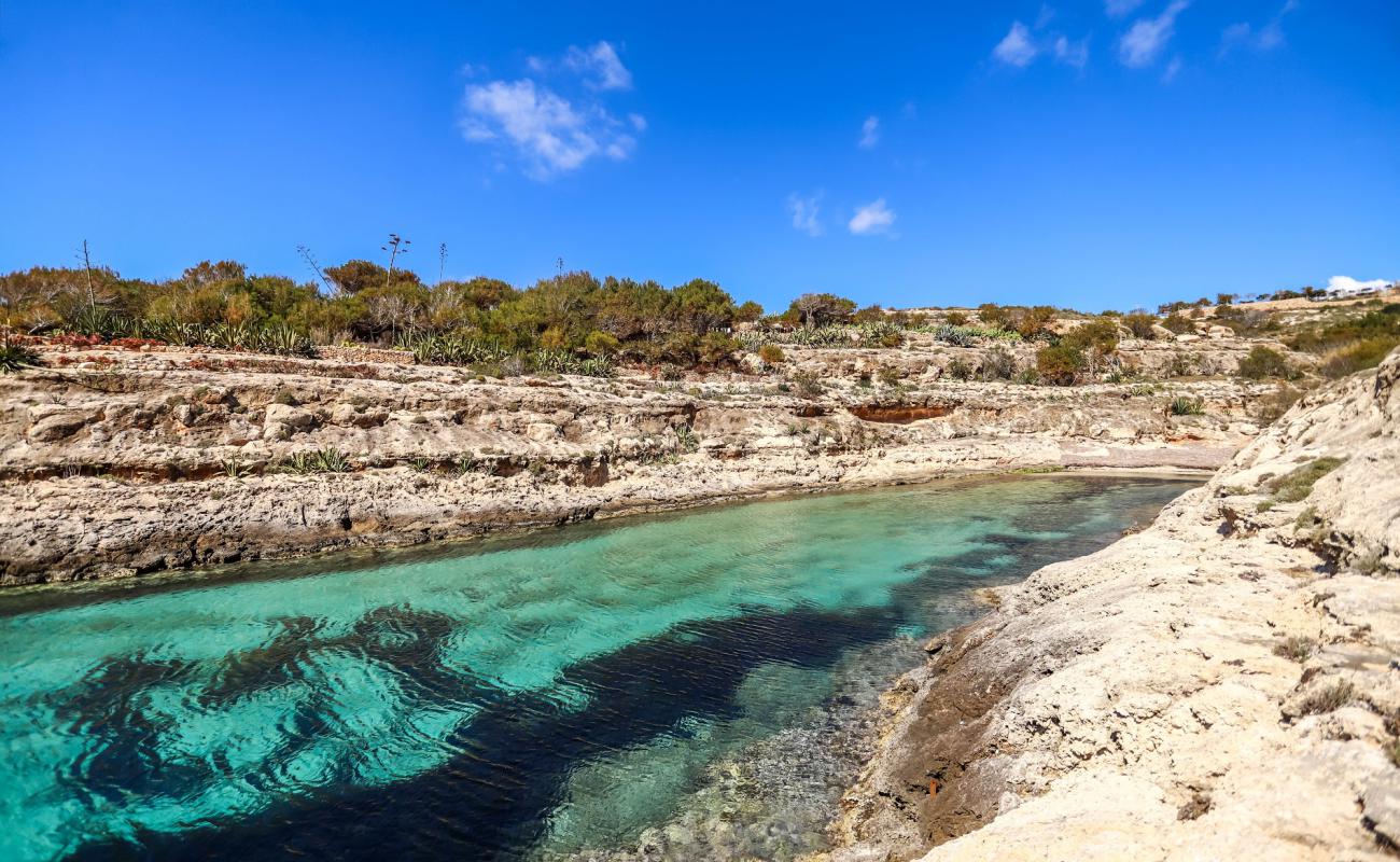Photo de Cala Greca avec sable beige de surface