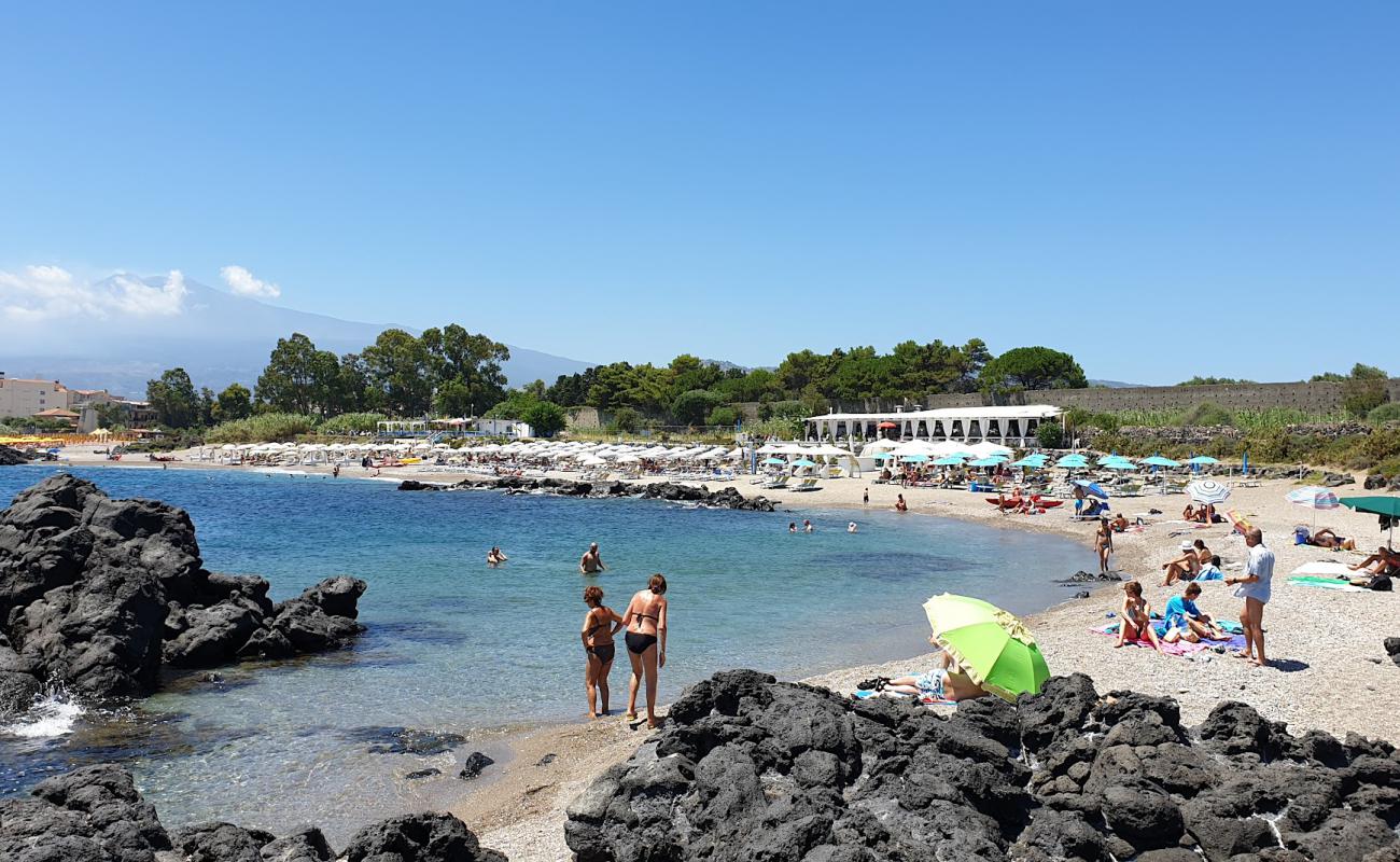 Photo de Spiaggia di Naxos Recanati avec galets gris de surface