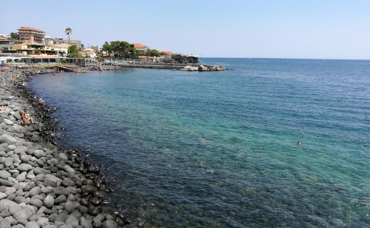 Photo de Ognina-Picanello beach avec terrain rocheux de surface
