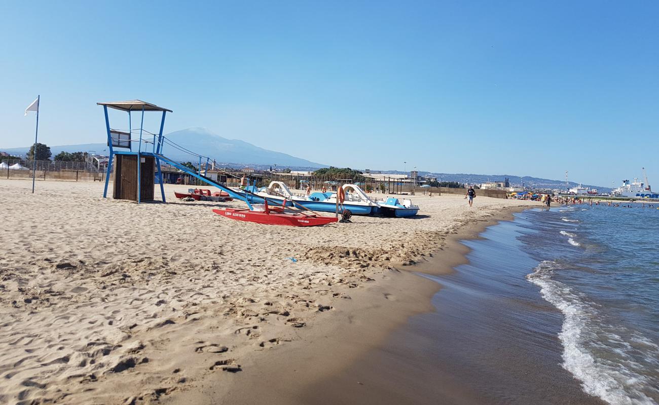 Photo de Spiaggia Di Catania avec sable fin et lumineux de surface