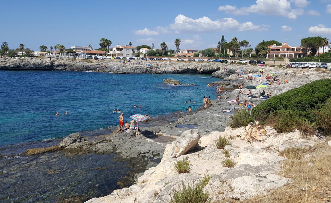 Photo de Asparano Beach avec rocky shore de surface