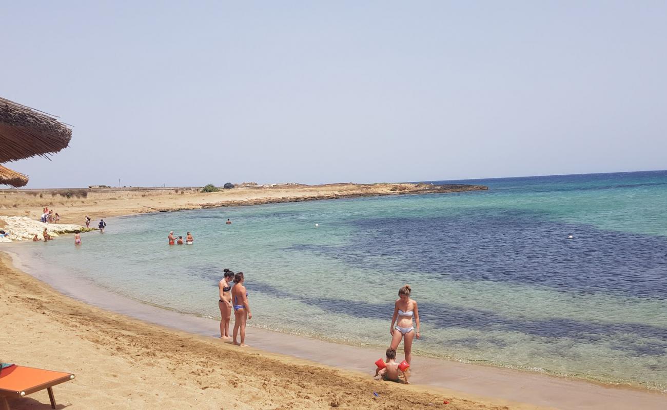 Photo de Spiaggia Cavettone avec sable brun de surface