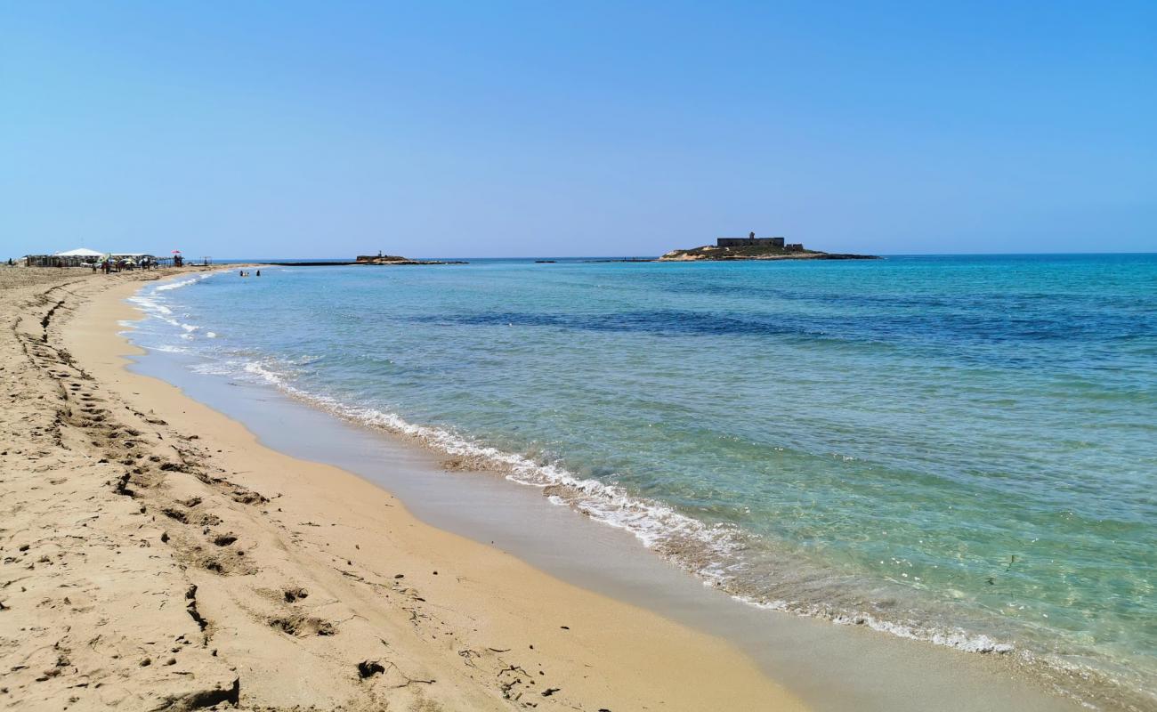 Photo de Isola delle Correnti avec sable brun de surface