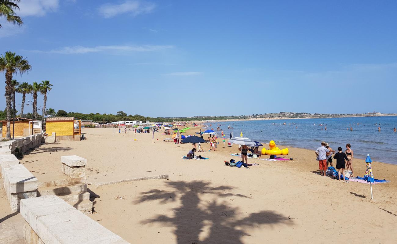 Photo de Spiaggia Di Sampieri avec sable beige fin de surface