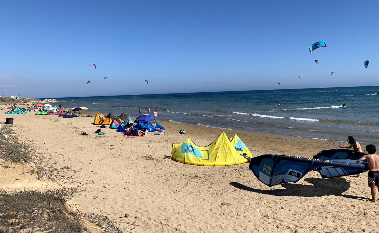 Photo de Spiaggia di Puzziteddu avec sable beige de surface