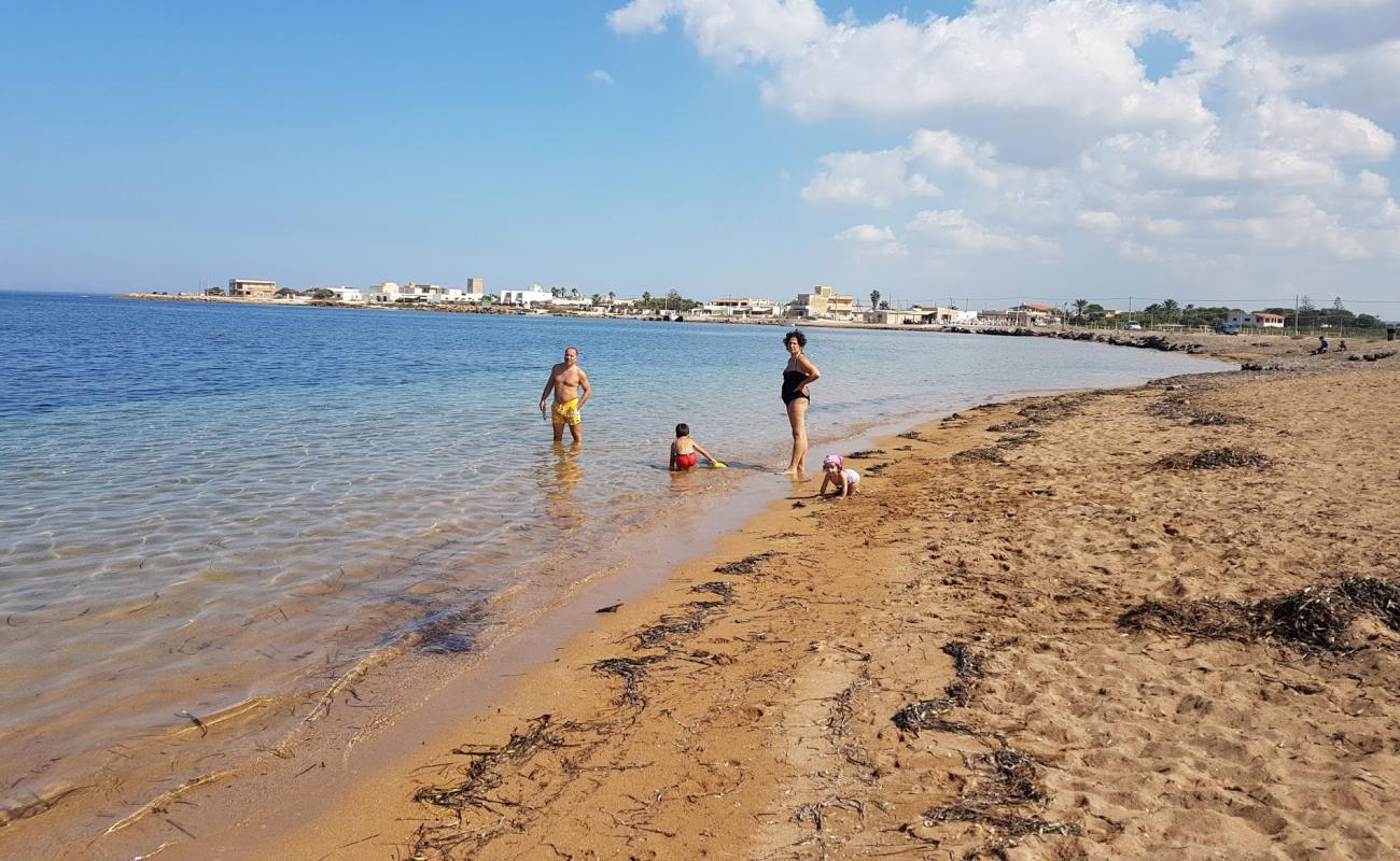 Photo de Margi Milo beach avec sable brun de surface