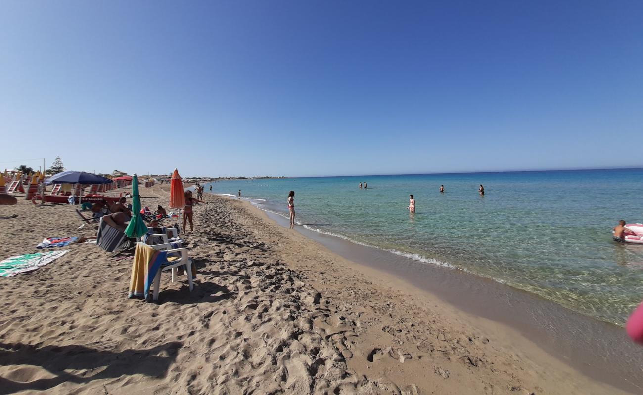 Photo de Zelig Lido beach avec sable fin et lumineux de surface