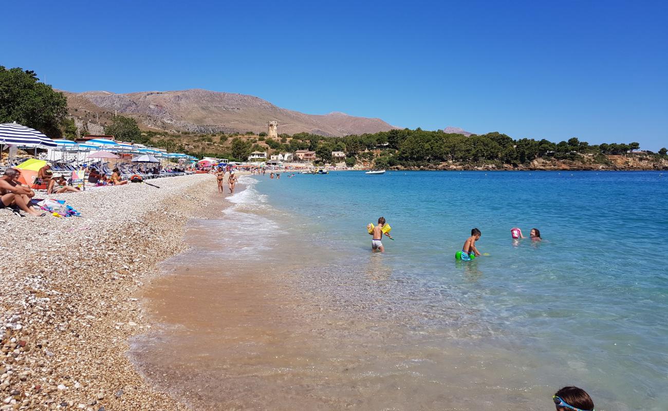 Photo de Plage Guidaloca avec caillou clair de surface