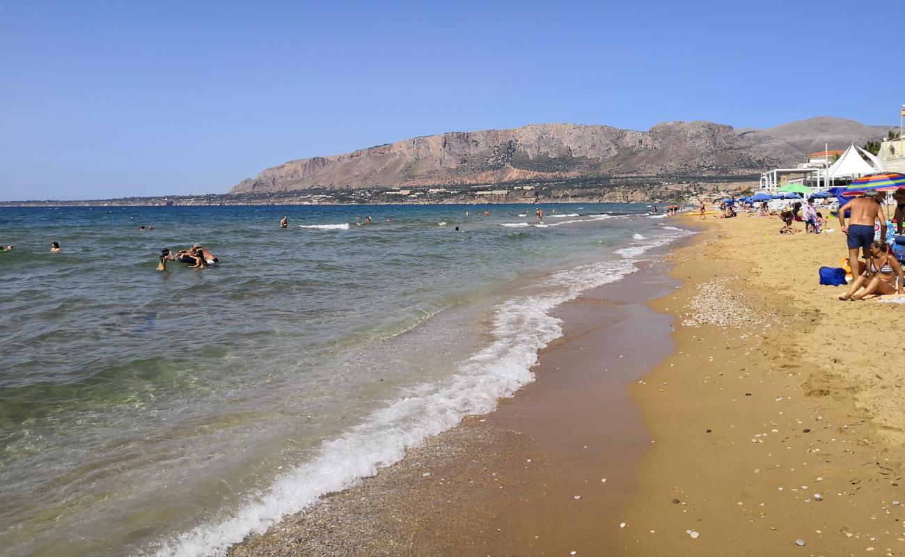 Photo de Piano Inferno Marina avec sable lumineux de surface