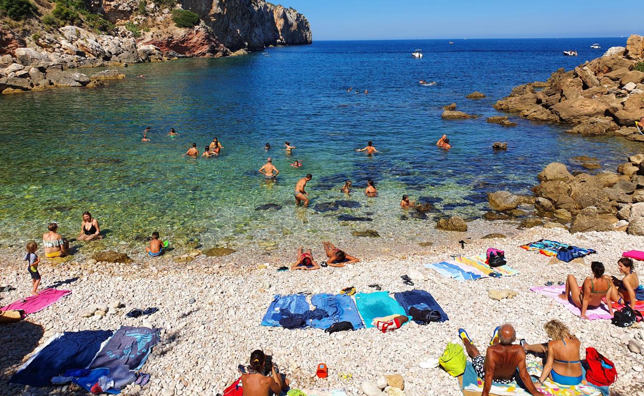 Photo de Cala Rossa avec caillou blanc de surface