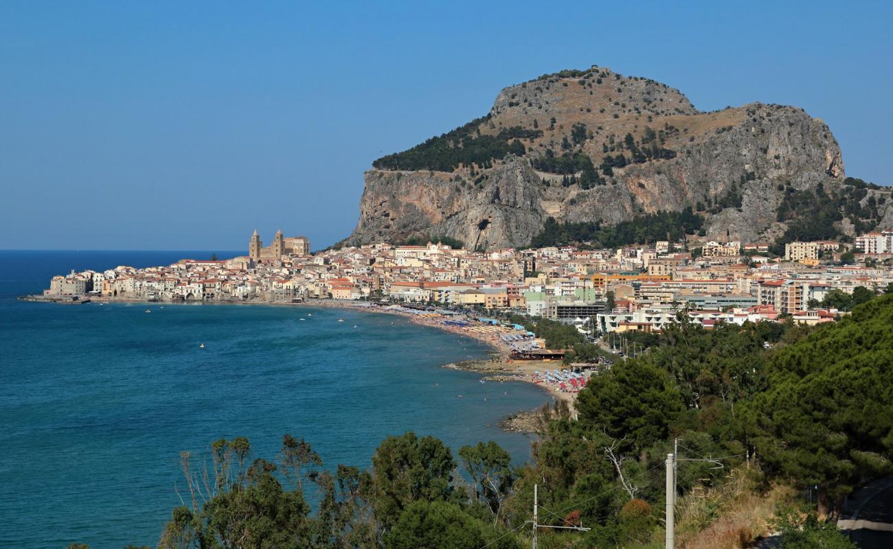 Photo de Plage de Cefalù avec sable beige de surface