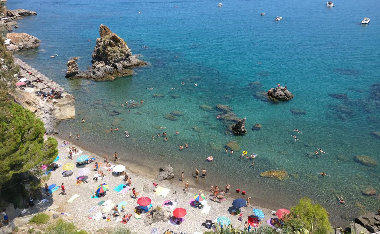 Photo de Spiaggia Kalura avec galets beige de surface