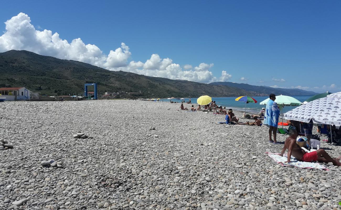 Photo de Spiaggia Monumento di Poeta Morto avec terrain rocheux de surface