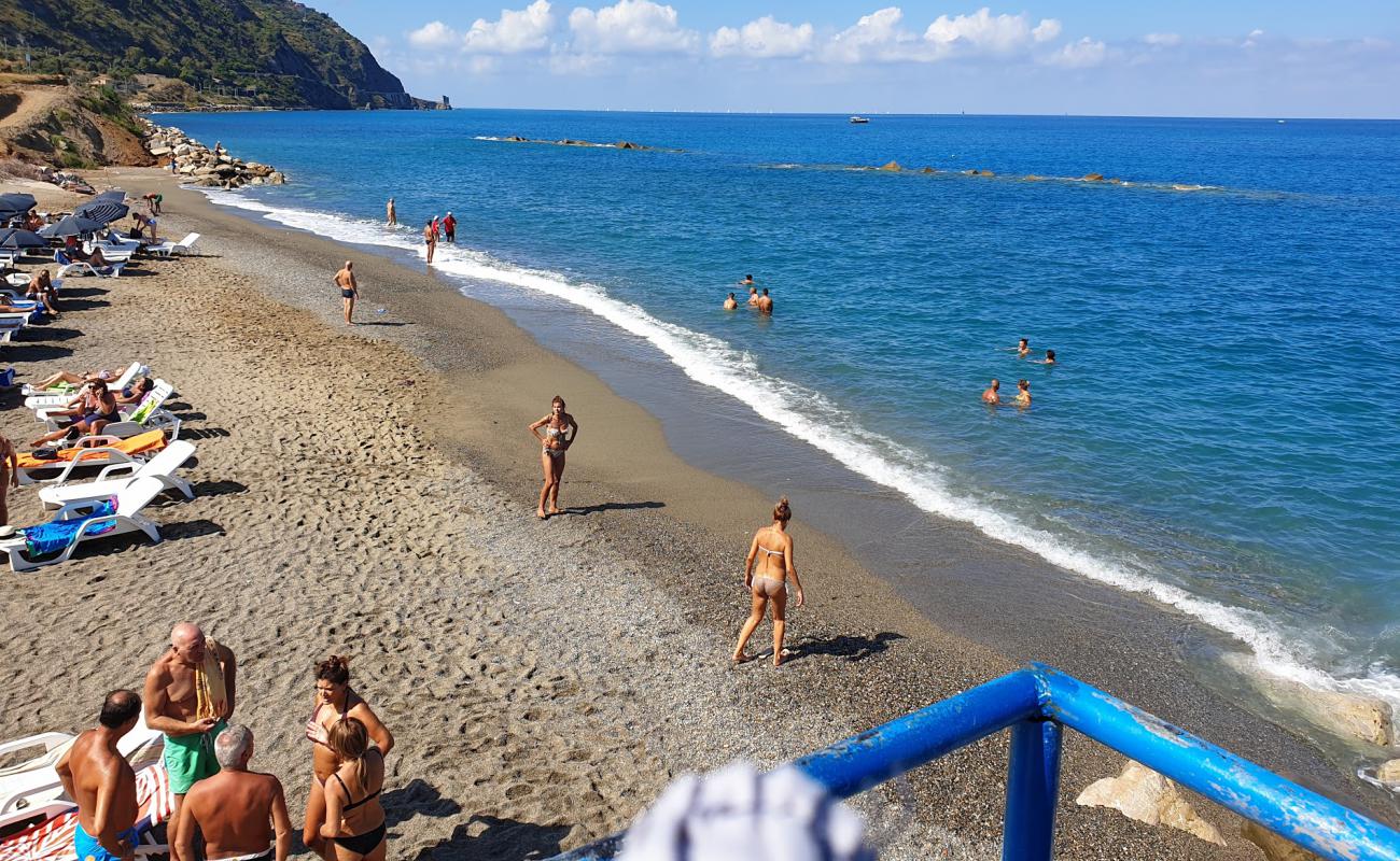 Photo de Spiaggia Calanovella avec sable beige & galets de surface