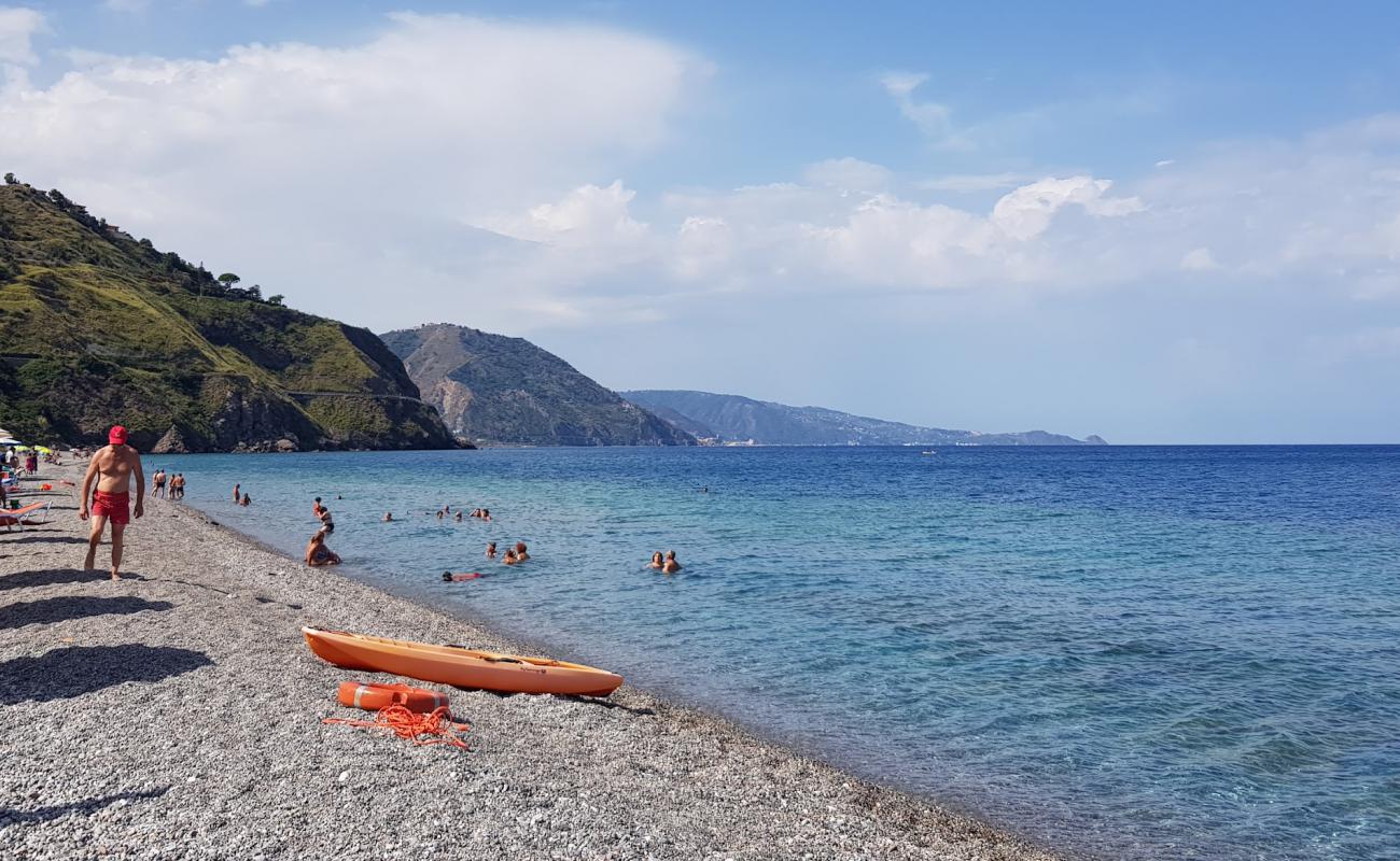 Photo de Plage de Capo Calava avec caillou fin gris de surface