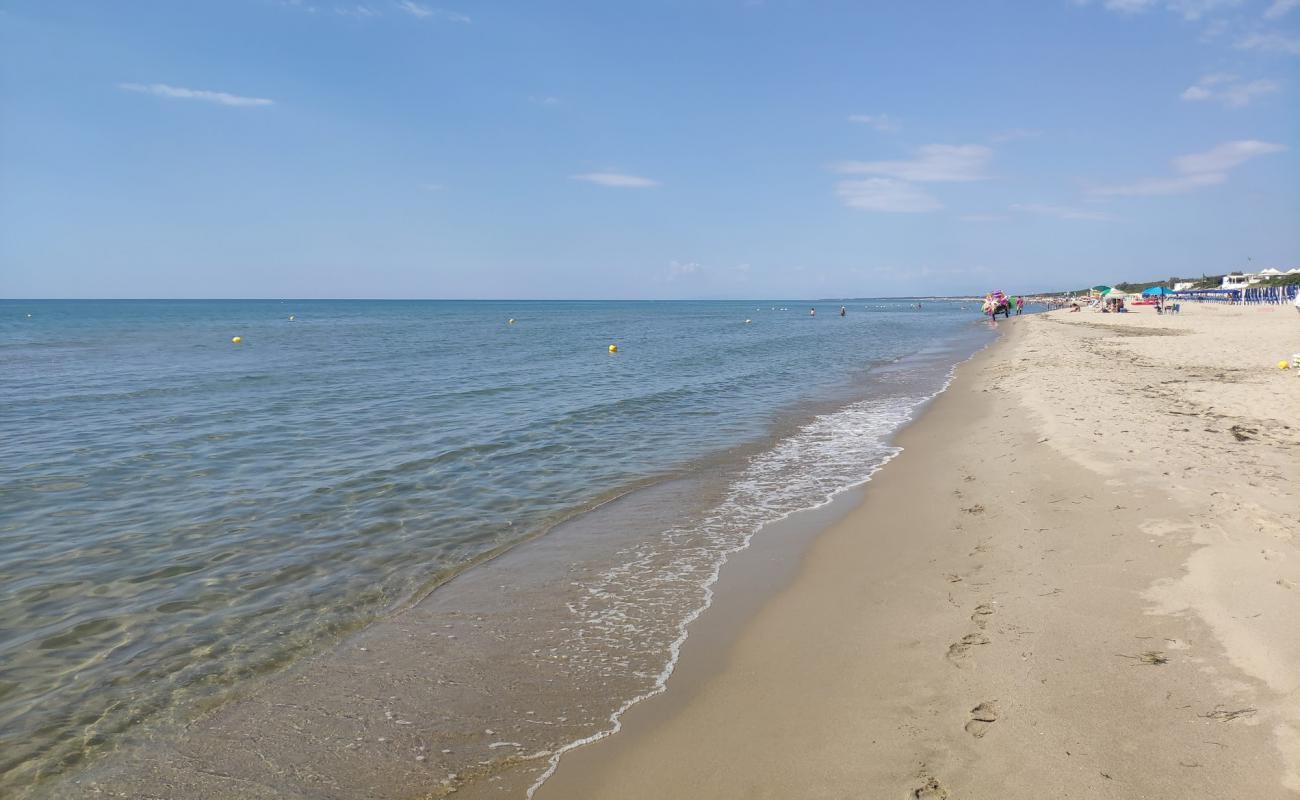 Photo de Plage de Castellaneta Marina avec sable fin marron de surface