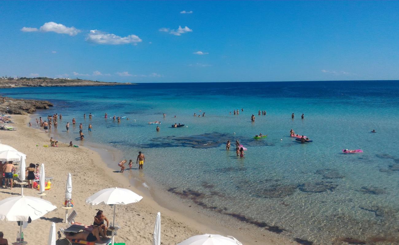 Photo de Plage Lido Bruno avec sable brun de surface
