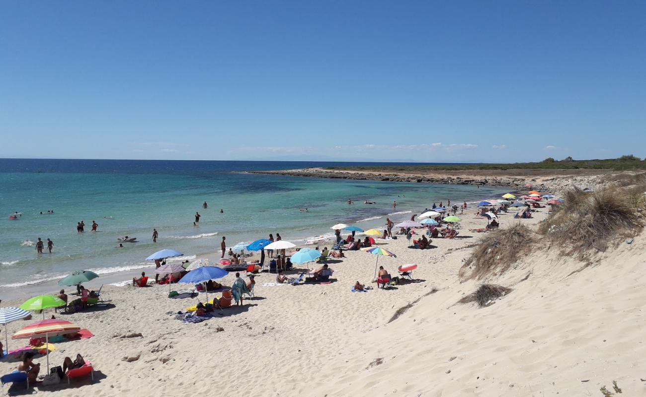 Photo de Spiaggia della Torretta avec sable fin brun de surface