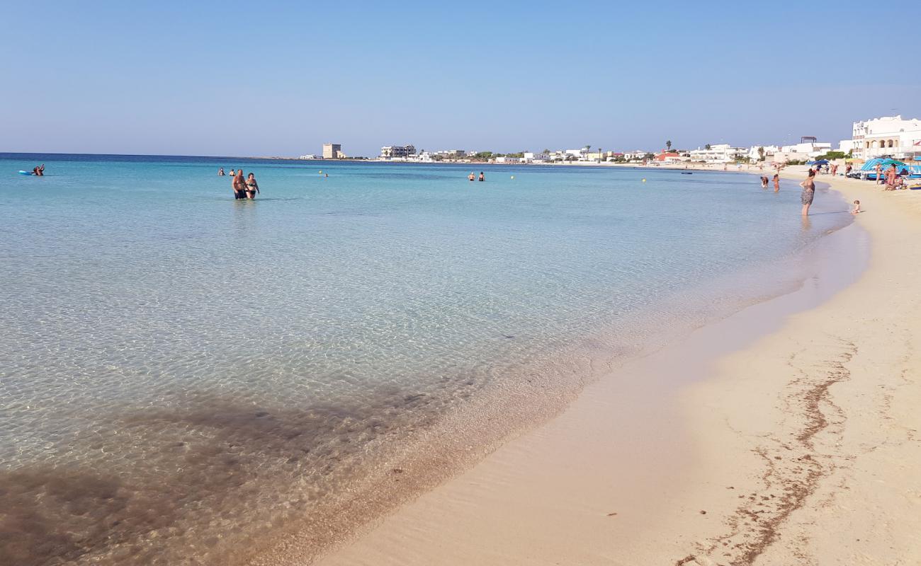 Photo de Spiaggia Porto Cesareo avec sable lumineux de surface