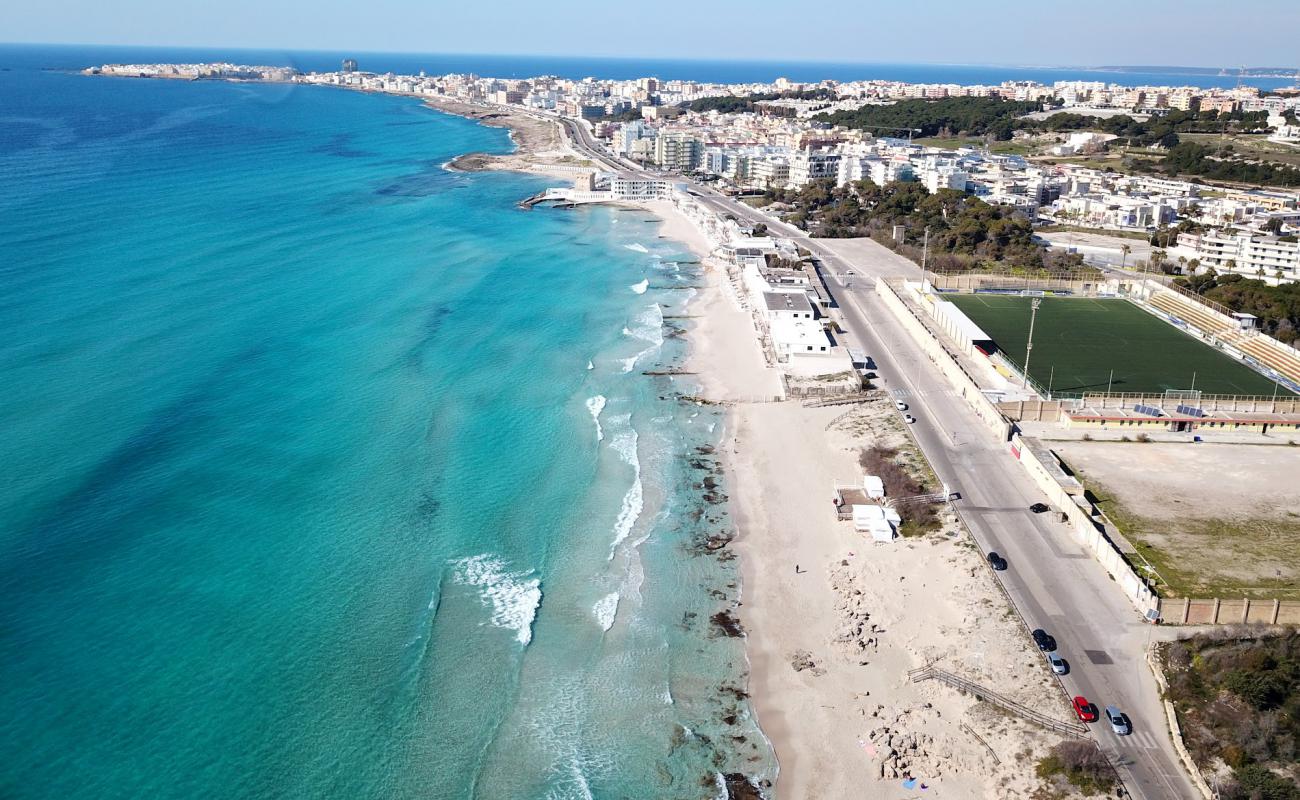 Photo de Spiaggia Gallipoli avec sable beige & galets de surface