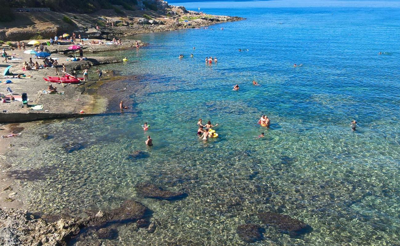 Photo de San Gregorio beach avec roches de surface