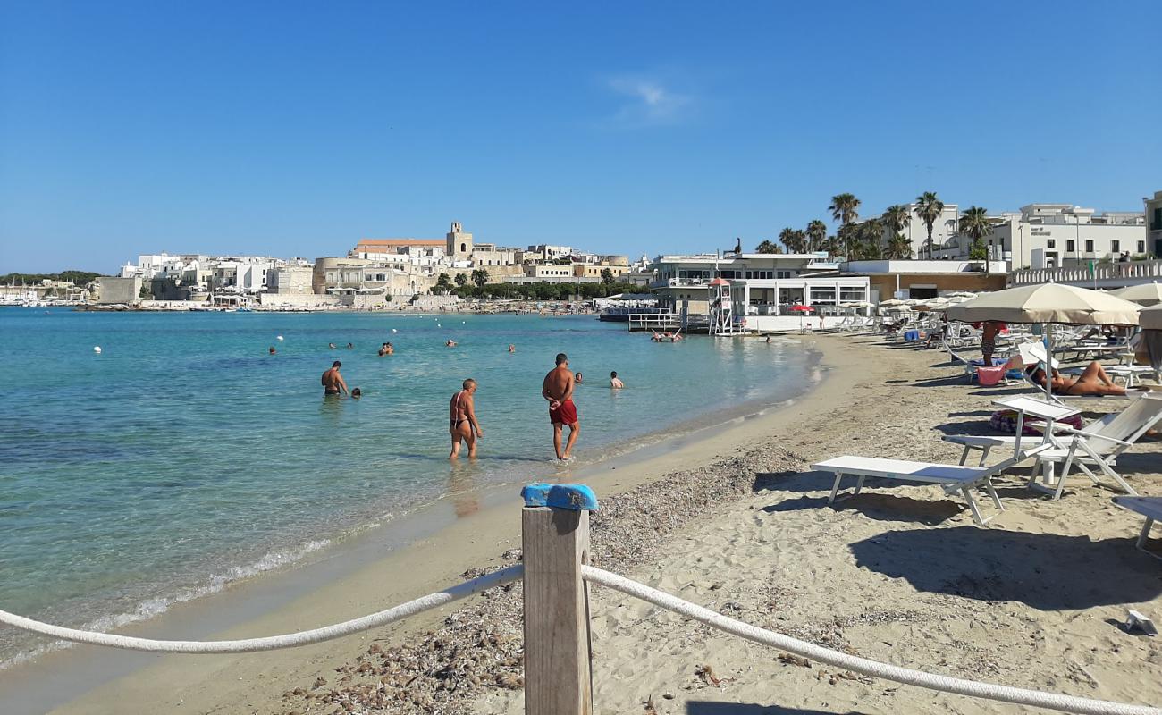 Photo de Scaloni beach avec sable lumineux de surface