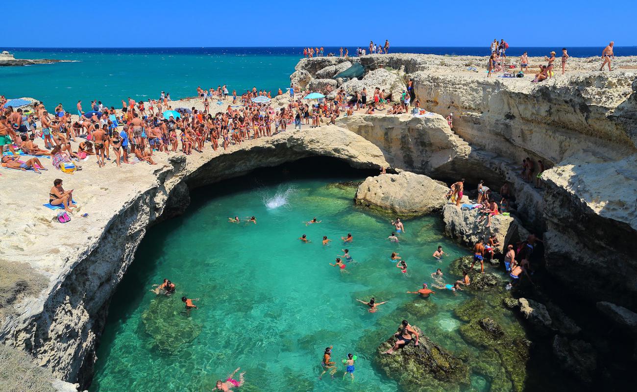 Photo de Grotta della Poesia avec roches de surface