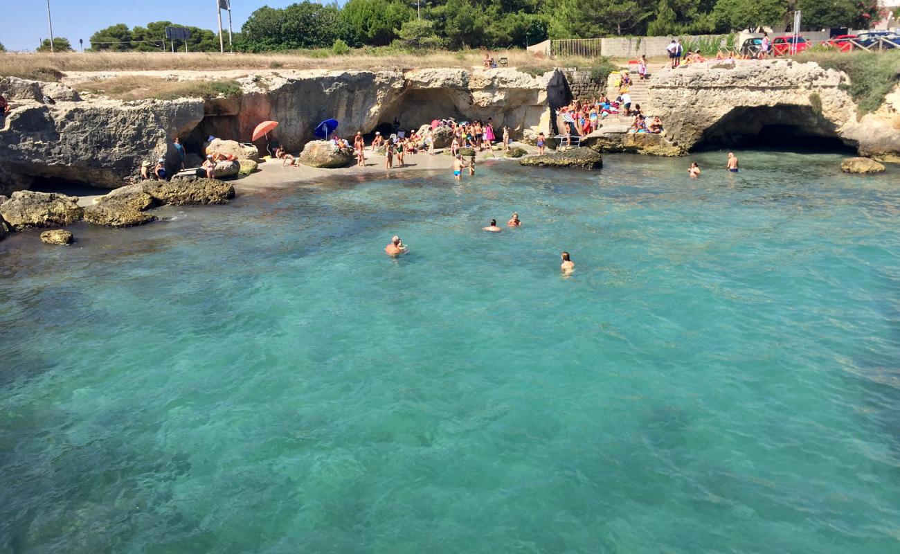 Photo de Nfucaciucci beach avec roches de surface