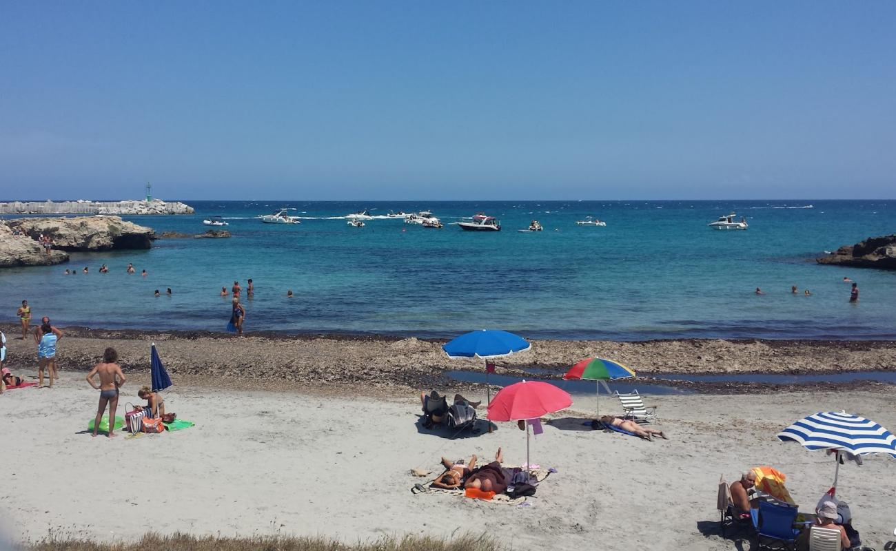 Photo de Spiaggia della Strosa avec sable lumineux de surface