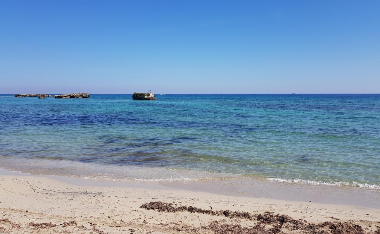 Photo de Spiaggia di Punta Cassano avec sable beige de surface