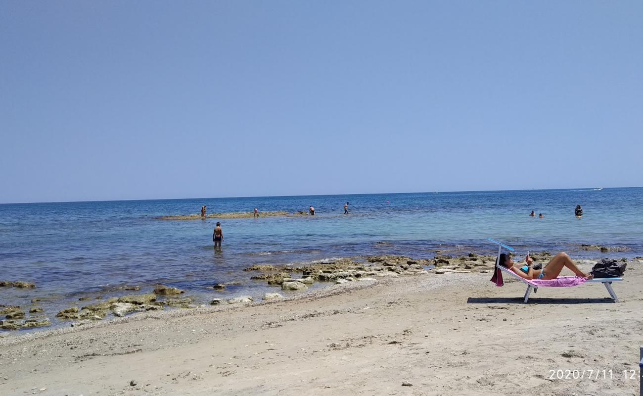 Photo de Masseria sul Mare avec sable lumineux de surface