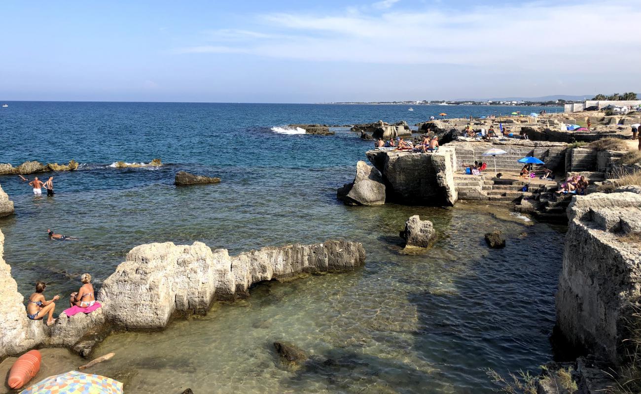 Photo de Spiaggia di Torre Cintola avec sable beige & pierres de surface