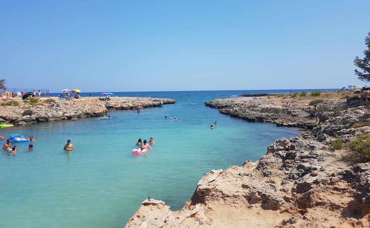 Photo de Cala Sottile beach avec roches de surface