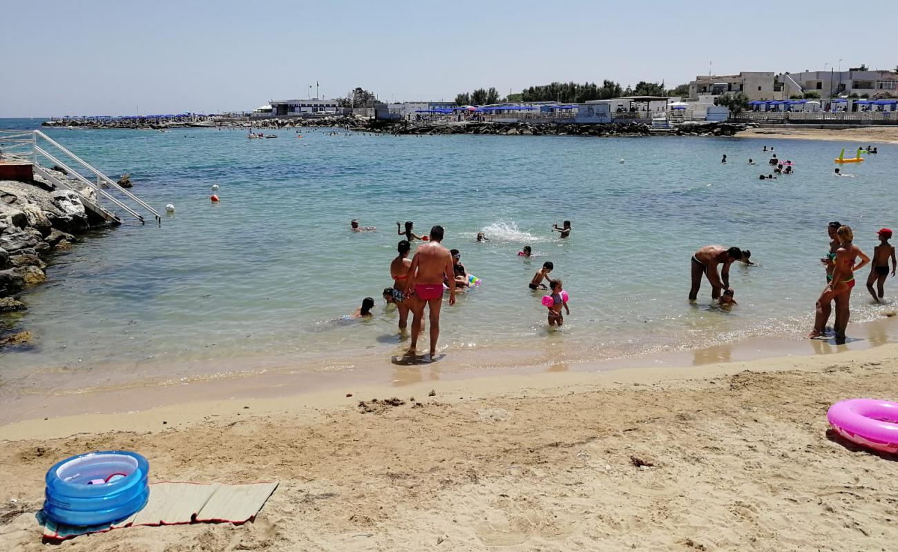 Photo de Lido Carabiniere Beach avec surface béton pavée de surface