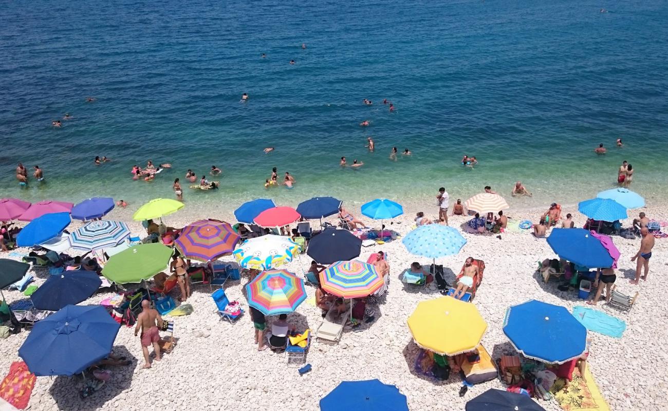 Photo de Arm beach avec caillou gris de surface