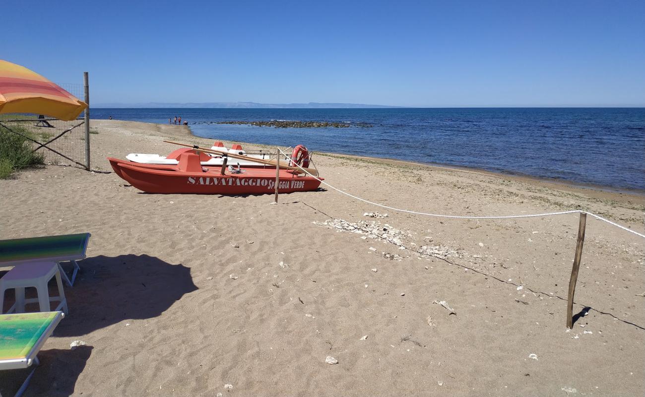 Photo de Spiaggia di Ariscianne avec sable beige & galets de surface