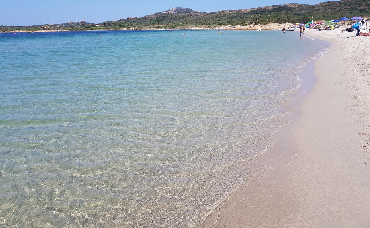 Photo de Plage Marina Maria avec sable lumineux de surface