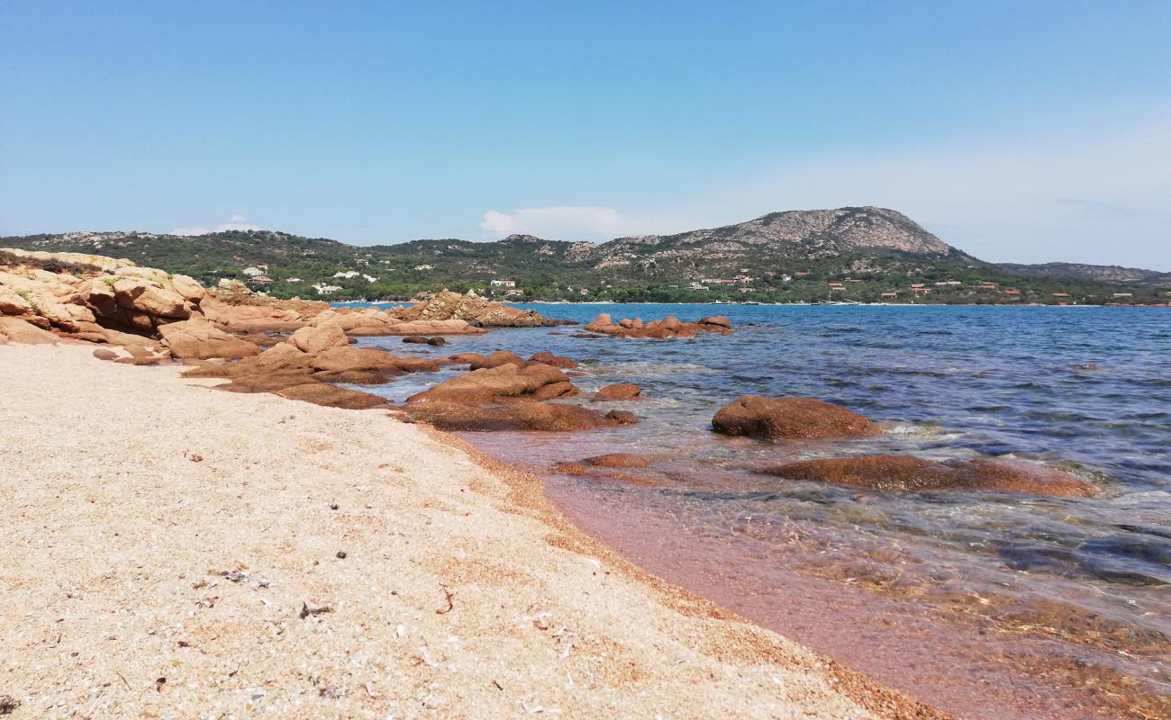 Photo de Spiaggia del Cuore avec sable brun de surface
