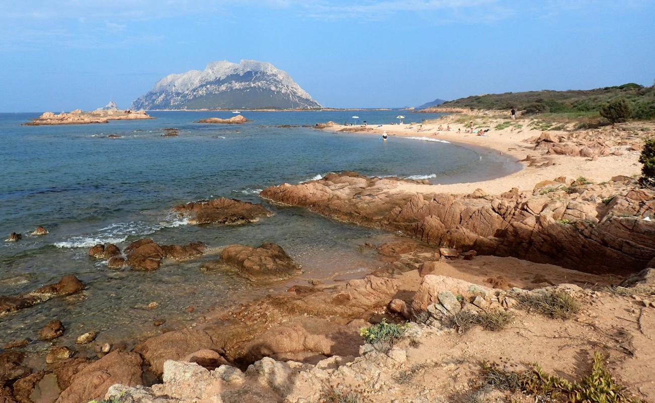 Photo de Punta Corallina beach avec sable noir avec caillou de surface