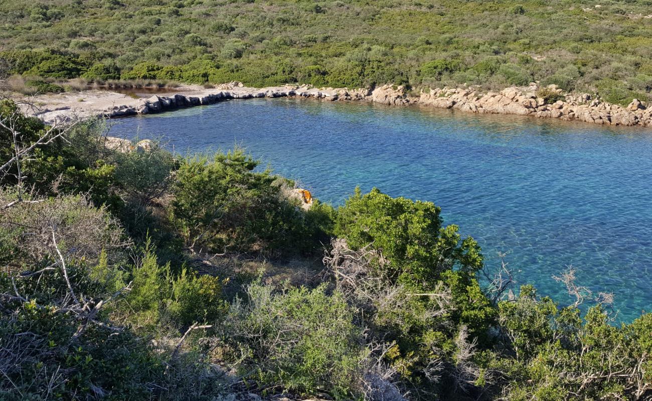 Photo de Cala dei Francesi avec roches de surface