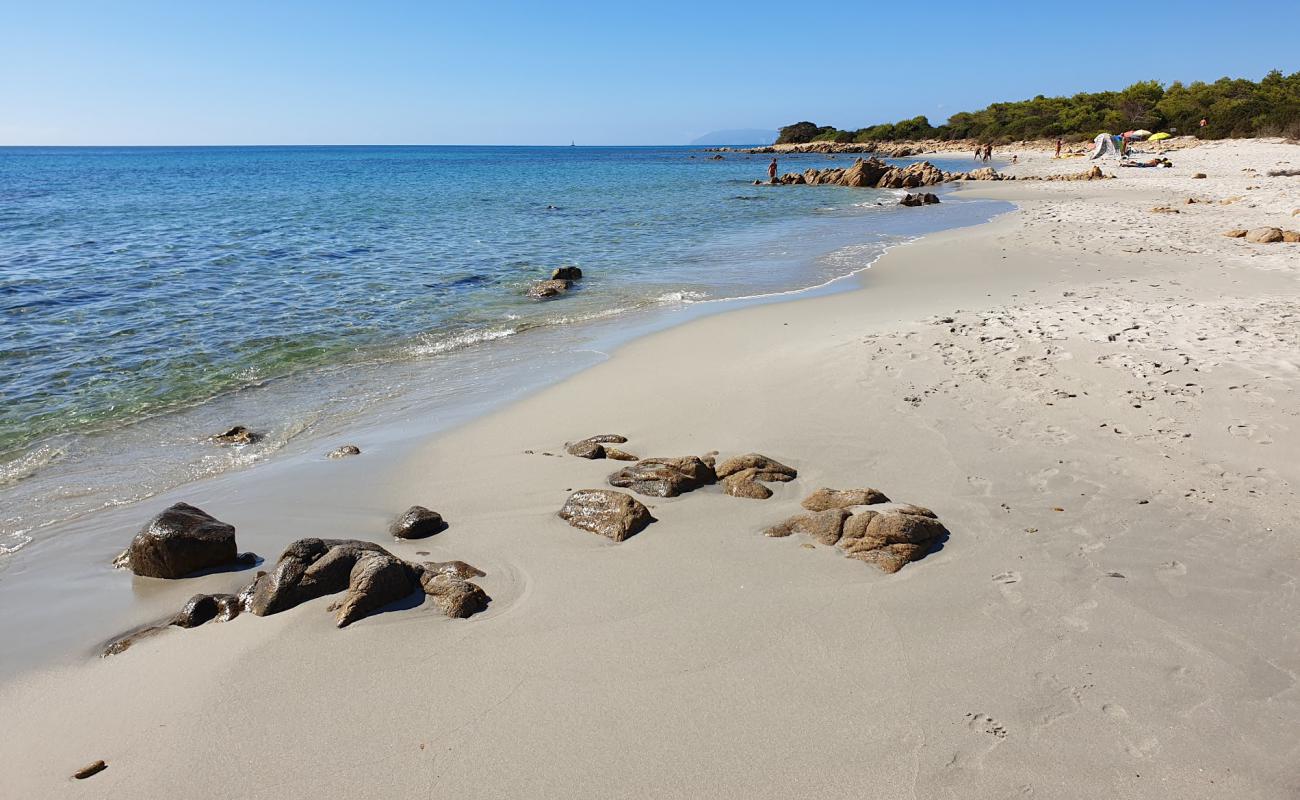 Photo de Spiaggia Biderrosa II avec sable fin et lumineux de surface