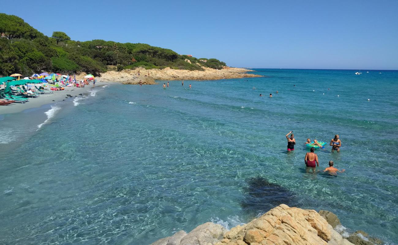 Photo de Baia di Sas Linnas Siccas avec sable beige fin de surface